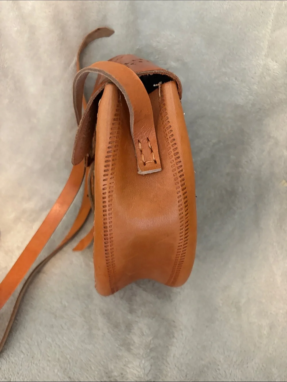 Kiondo Tan Leather Crossbody with Black-and-Cream Woven Front